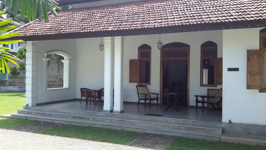 Villa Indrasiriya Ahangama Exteriör bild